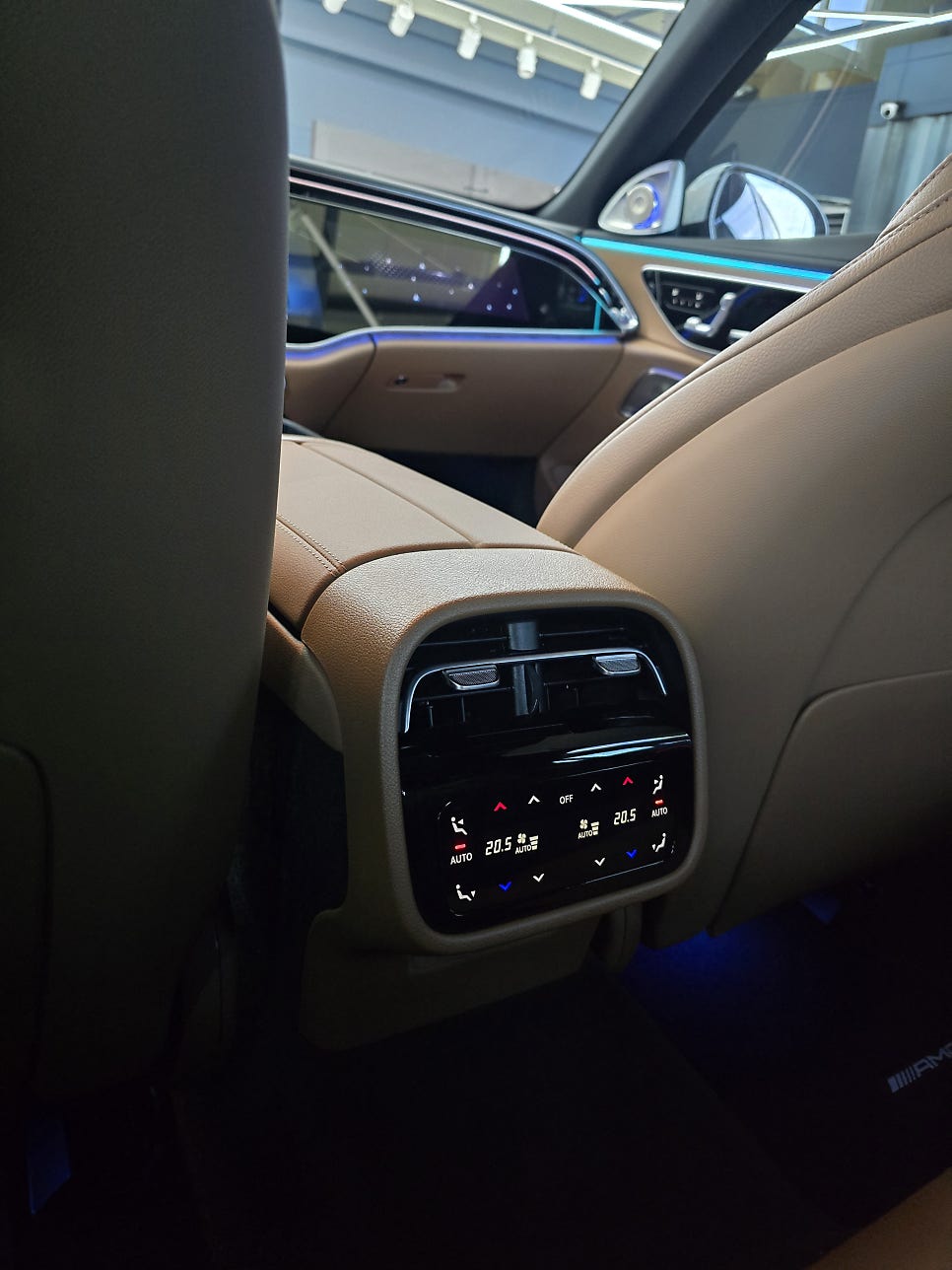 벤츠 W214 e300 - 4d 부메스터, 2열 공조 컨트롤러 " 실내가 달라졌다 !! "