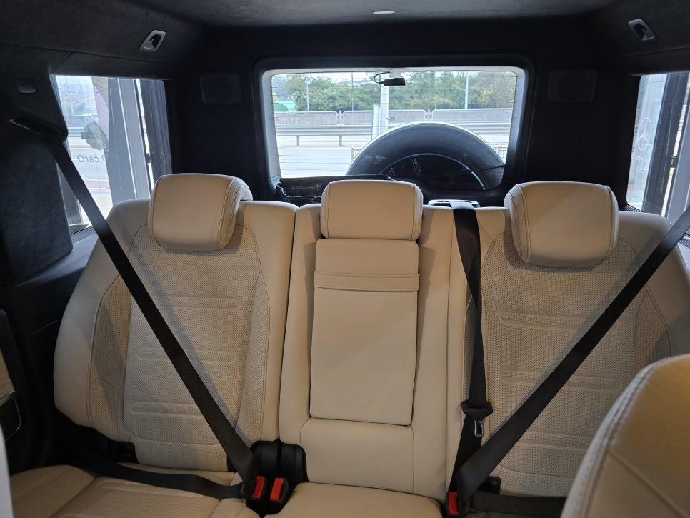 벤츠 g450d - 노란 컬러벨트 " 실내 분위기를 바꿔주는 포인트 "