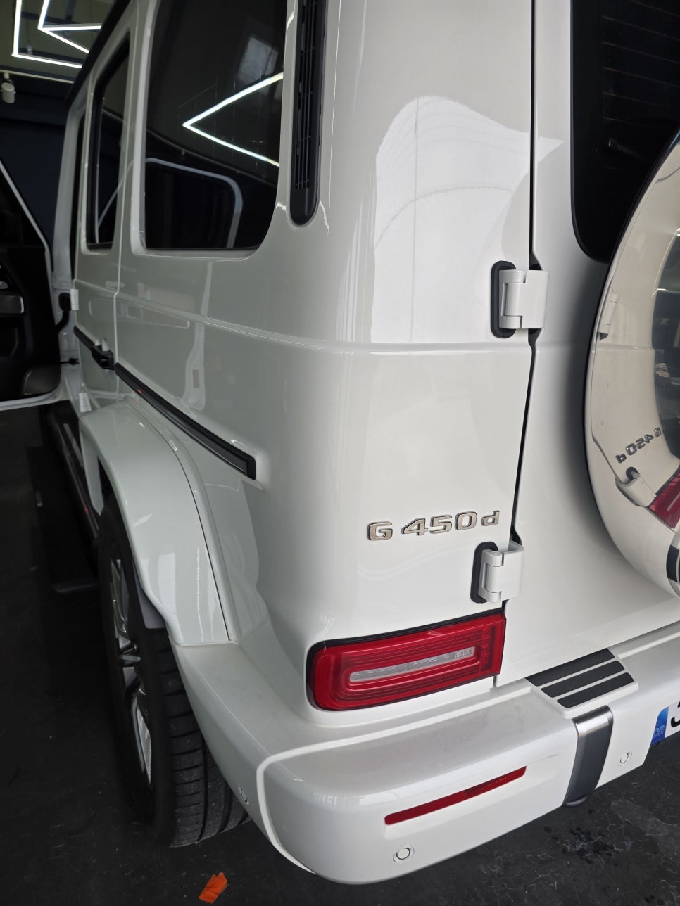 벤츠 g450d - 노란 컬러벨트 " 실내 분위기를 바꿔주는 포인트 "
