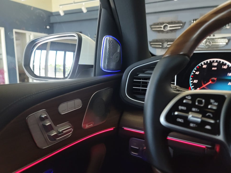 벤츠 GLS 400d - 부메스터 엠비언트 & 옵틱글래스 광각미러