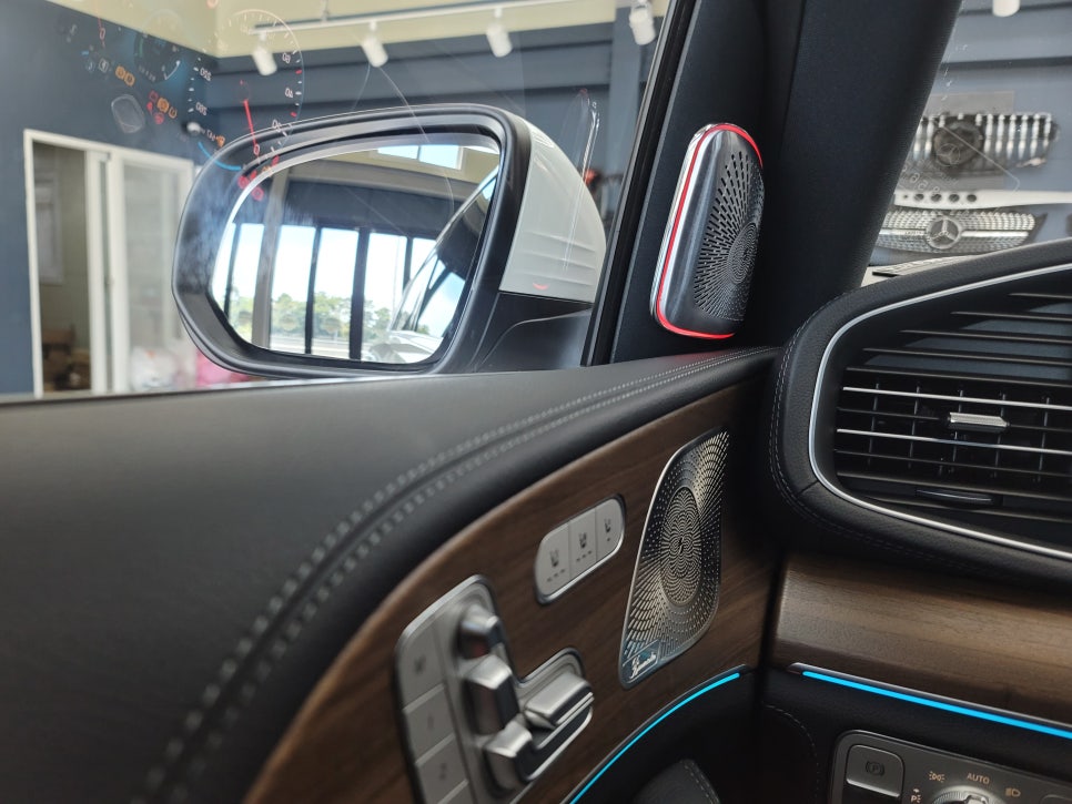 벤츠 GLS 400d - 부메스터 엠비언트 & 옵틱글래스 광각미러