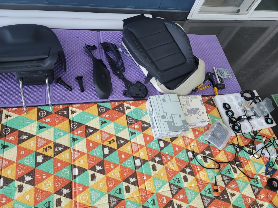 벤츠20년식 E250 - 통풍시트 & 송풍구엠비언트/3D부메스터 교체로 실내 인테리어 완성 !!! 풀 서비스 제공까지 ~~