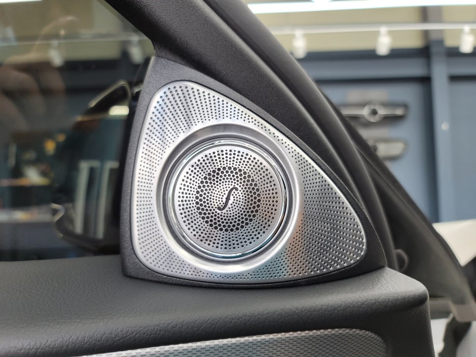 벤츠20년식 E250 - 통풍시트 & 송풍구엠비언트/3D부메스터 교체로 실내 인테리어 완성 !!! 풀 서비스 제공까지 ~~
