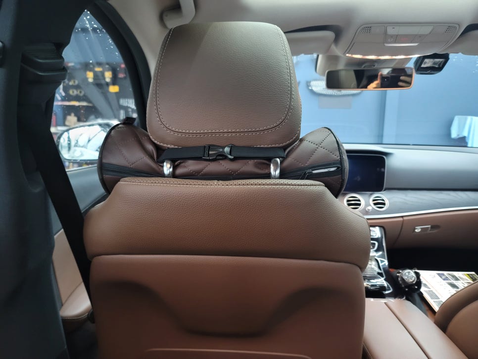 벤츠 E300 - Q125 리어모니터 " 명절길 지루하지 않아요~ "