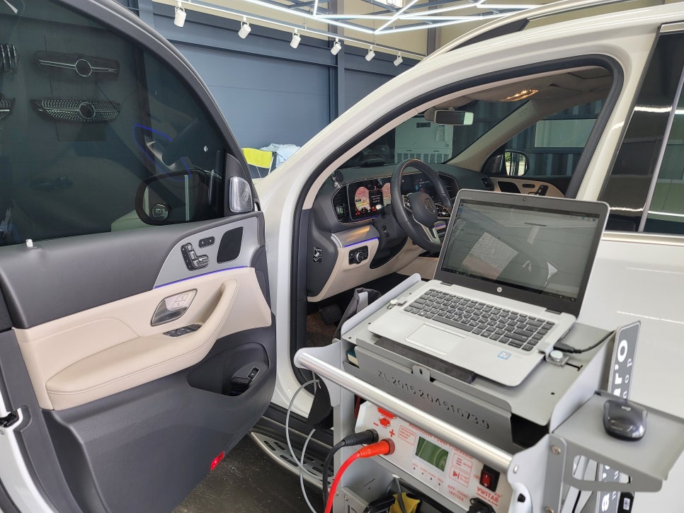 벤츠 GLE300d 부메스터 & 순정엠비언트