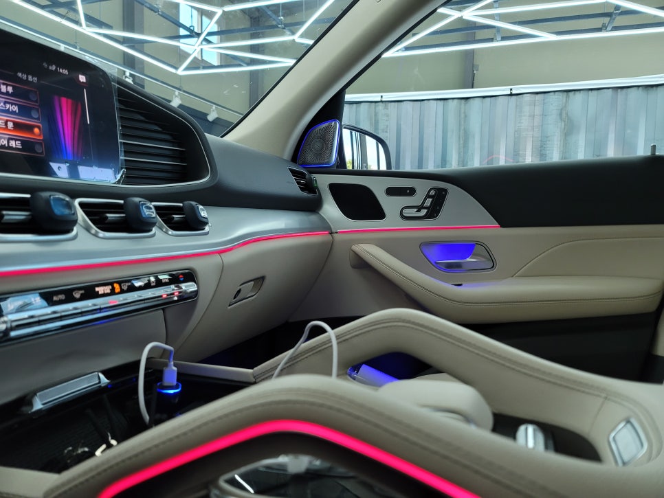 벤츠 GLE300d 부메스터 & 순정엠비언트