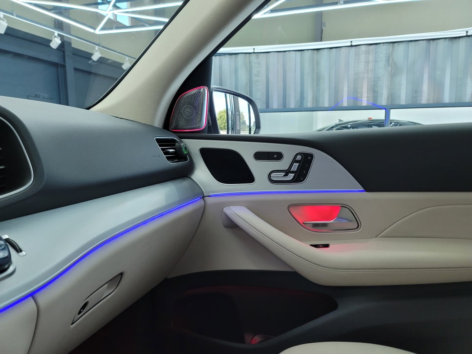 벤츠 GLE300d 부메스터 & 순정엠비언트