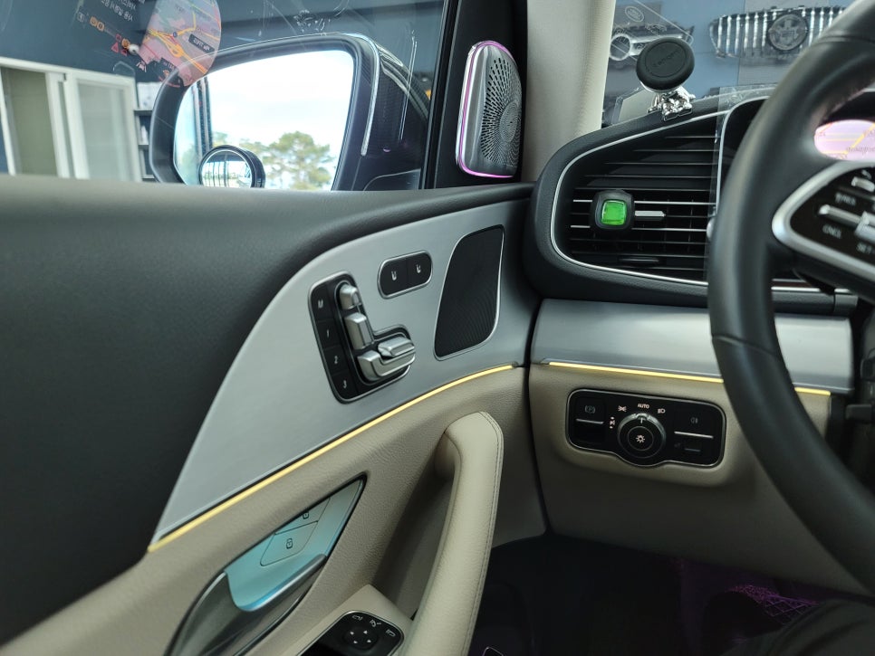 벤츠 GLE300d 부메스터 & 순정엠비언트