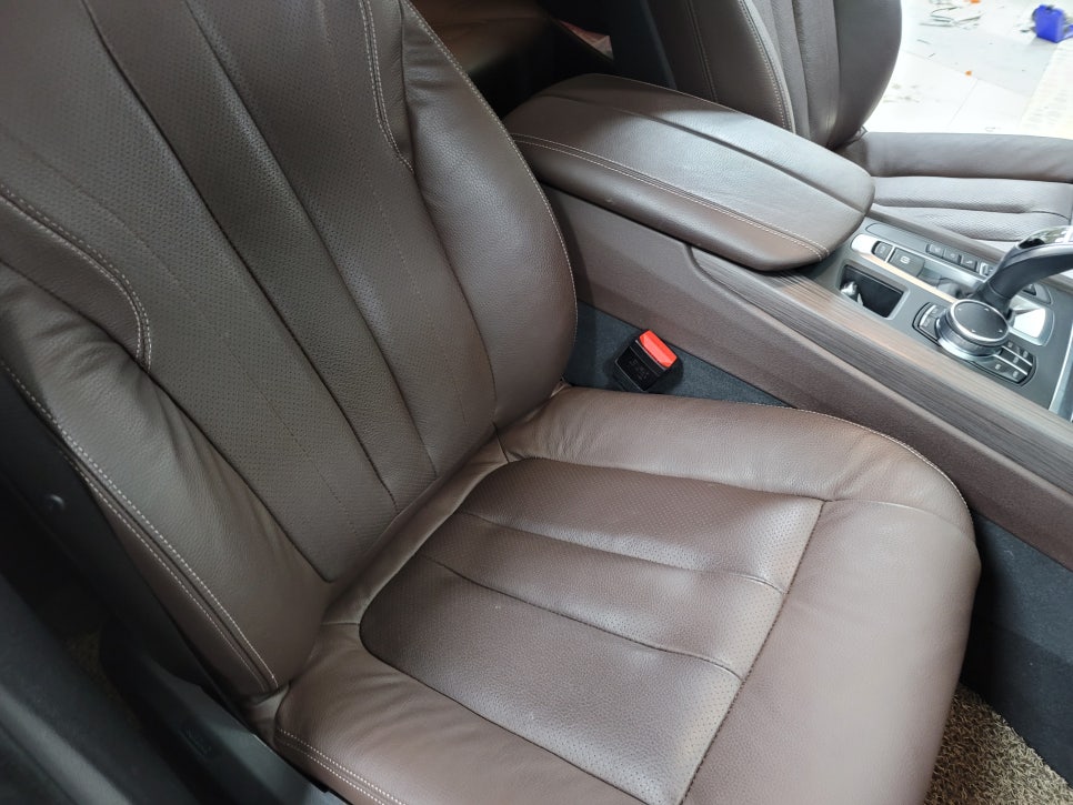광주 > BMW. X5 - 디지털 9단 통풍시트 "통풍시트맛집 !! 모든 수입 , 국산 차량 시공 가능해요 !! "