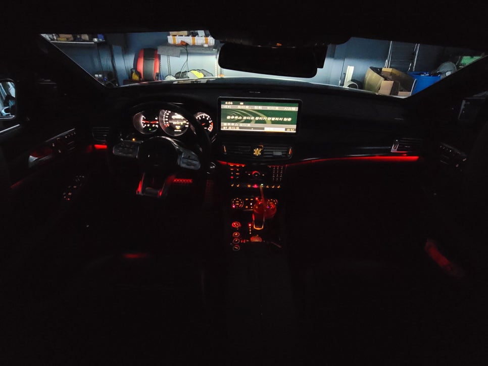 카오카오 > 벤츠 CLS 63amg -12색 엠비언트 확장 및 광량업