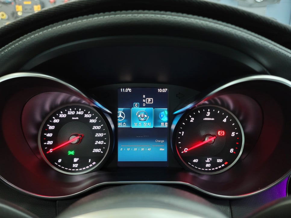 벤츠C220d 익스클루시브- 디지털콕핏