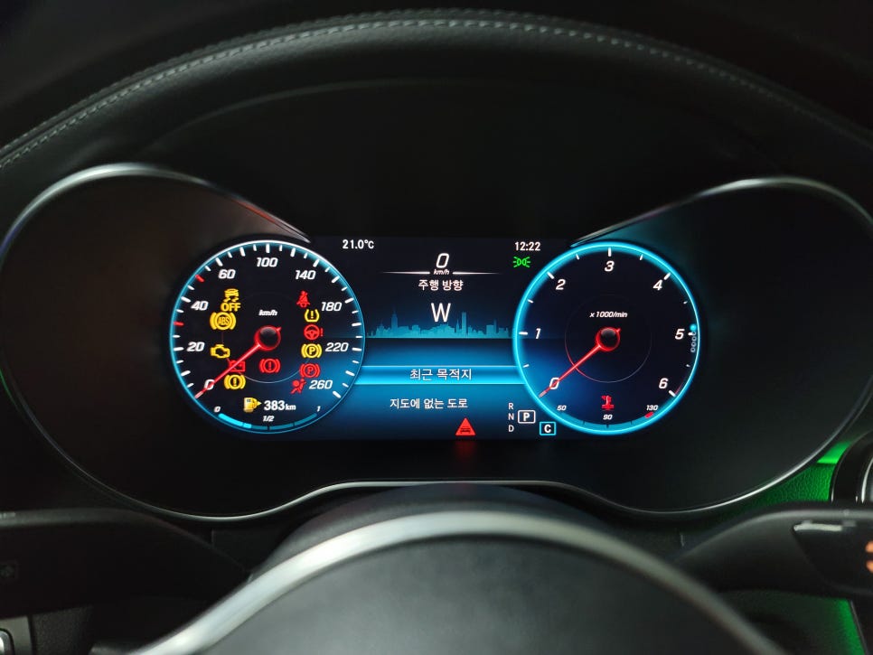 벤츠C220d 익스클루시브- 디지털콕핏