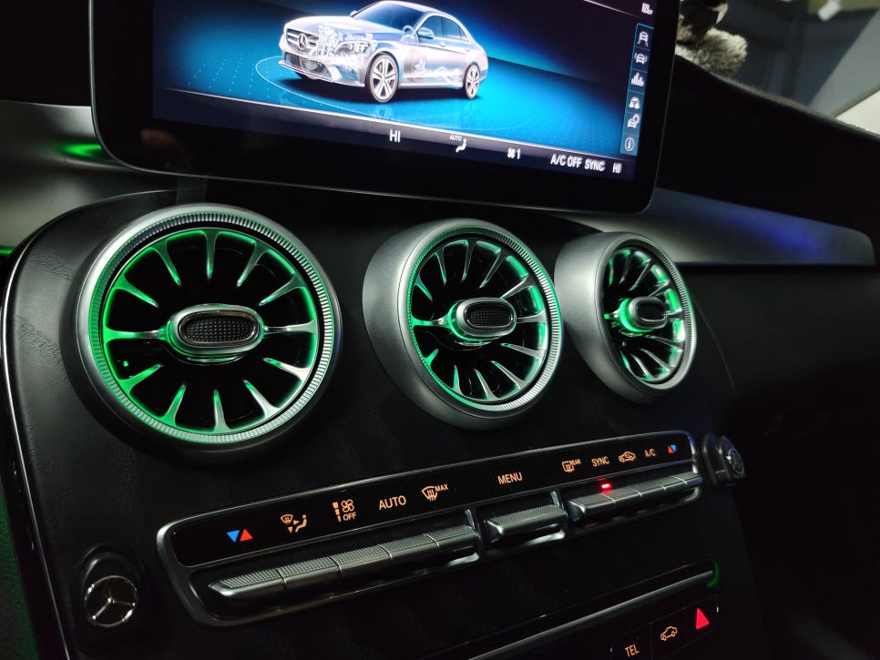벤츠 C220d 익스클루시브 - 송풍구엠비언트 & 통풍시트