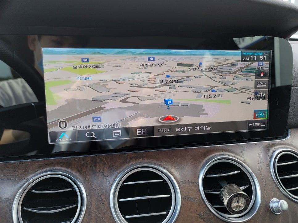 벤츠 E300 " M2C-200a,안드로이드 네비 장착으로 편리한 Car Life 즐기세요~"