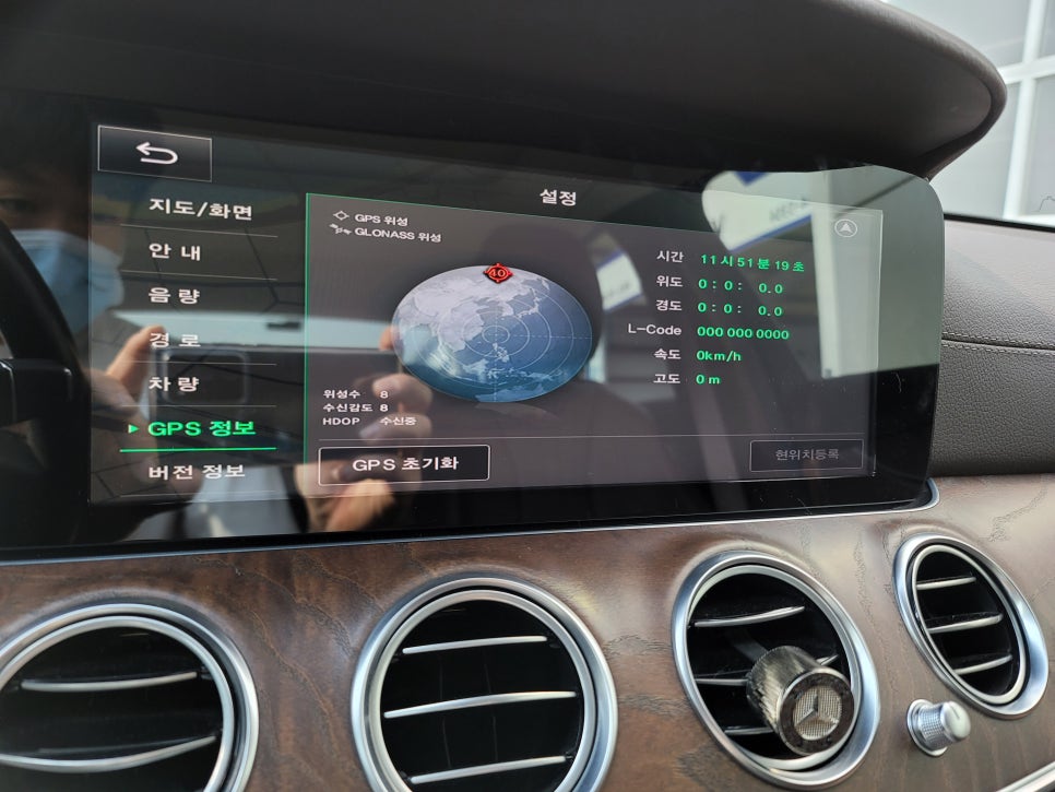 벤츠 E300 " M2C-200a,안드로이드 네비 장착으로 편리한 Car Life 즐기세요~"