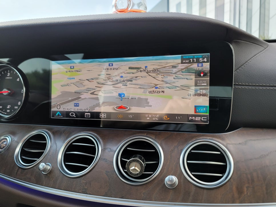 벤츠 E300 " M2C-200a,안드로이드 네비 장착으로 편리한 Car Life 즐기세요~"