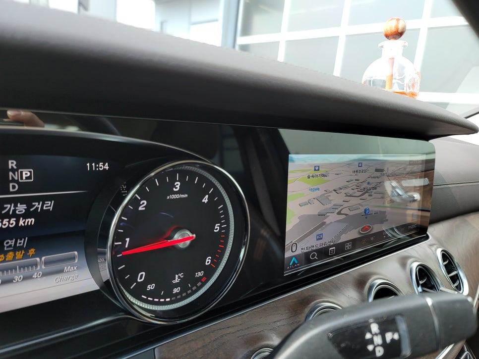 벤츠 E300 " M2C-200a,안드로이드 네비 장착으로 편리한 Car Life 즐기세요~"