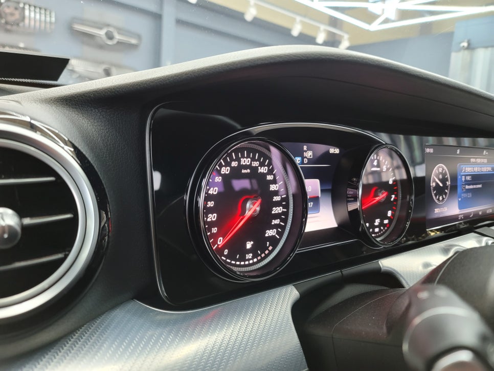 벤츠E250 - 와이드콕핏, 팬2 ,감성마력 AMG 프로그래밍까지 그리고 송풍구 엠비언트