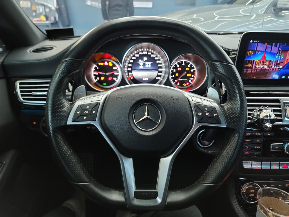 광주벤츠레트로핏 카오카오 > 벤츠 CLS63amg - AMG카본핸들, 카본핸들패쉬프트, 12색 엠비언트