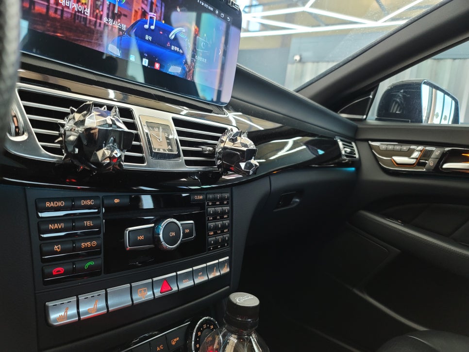 광주벤츠레트로핏 카오카오 > 벤츠 CLS63amg - AMG카본핸들, 카본핸들패쉬프트, 12색 엠비언트