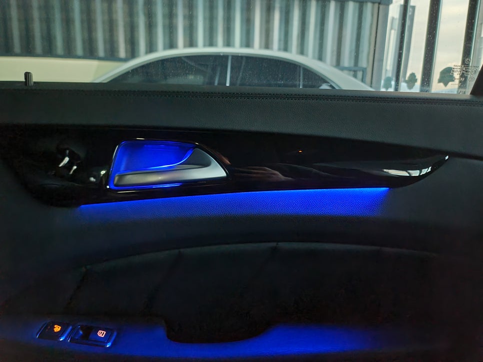 광주벤츠레트로핏 카오카오 > 벤츠 CLS63amg - AMG카본핸들, 카본핸들패쉬프트, 12색 엠비언트