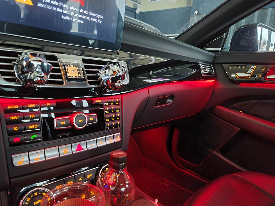 광주벤츠레트로핏 카오카오 > 벤츠 CLS63amg - AMG카본핸들, 카본핸들패쉬프트, 12색 엠비언트