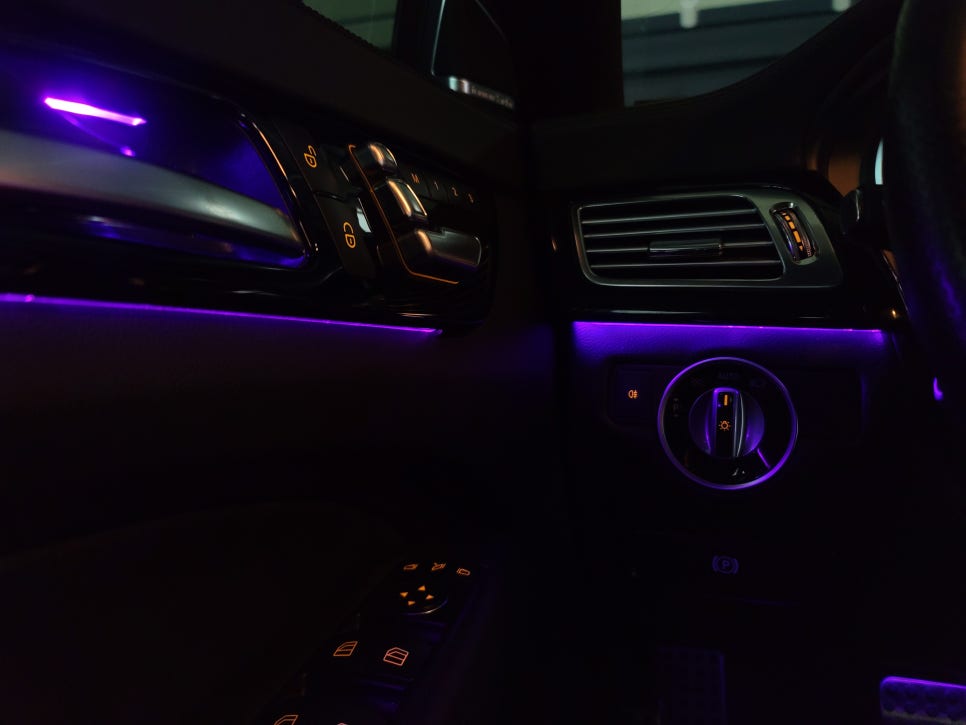 광주벤츠레트로핏 카오카오 > 벤츠 CLS63amg - AMG카본핸들, 카본핸들패쉬프트, 12색 엠비언트