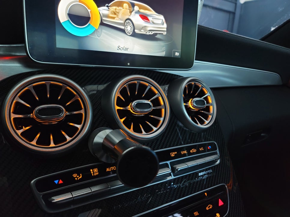 카오카오> 벤츠C63AMG - 프론트 송풍구엠비언트 (순정 3색)