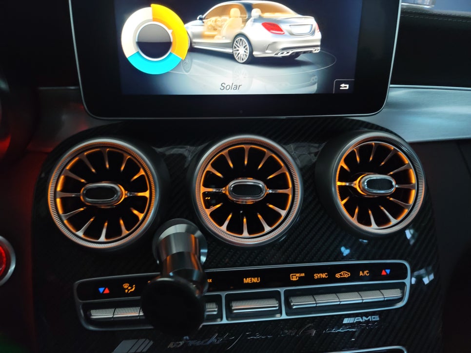 카오카오> 벤츠C63AMG - 프론트 송풍구엠비언트 (순정 3색)