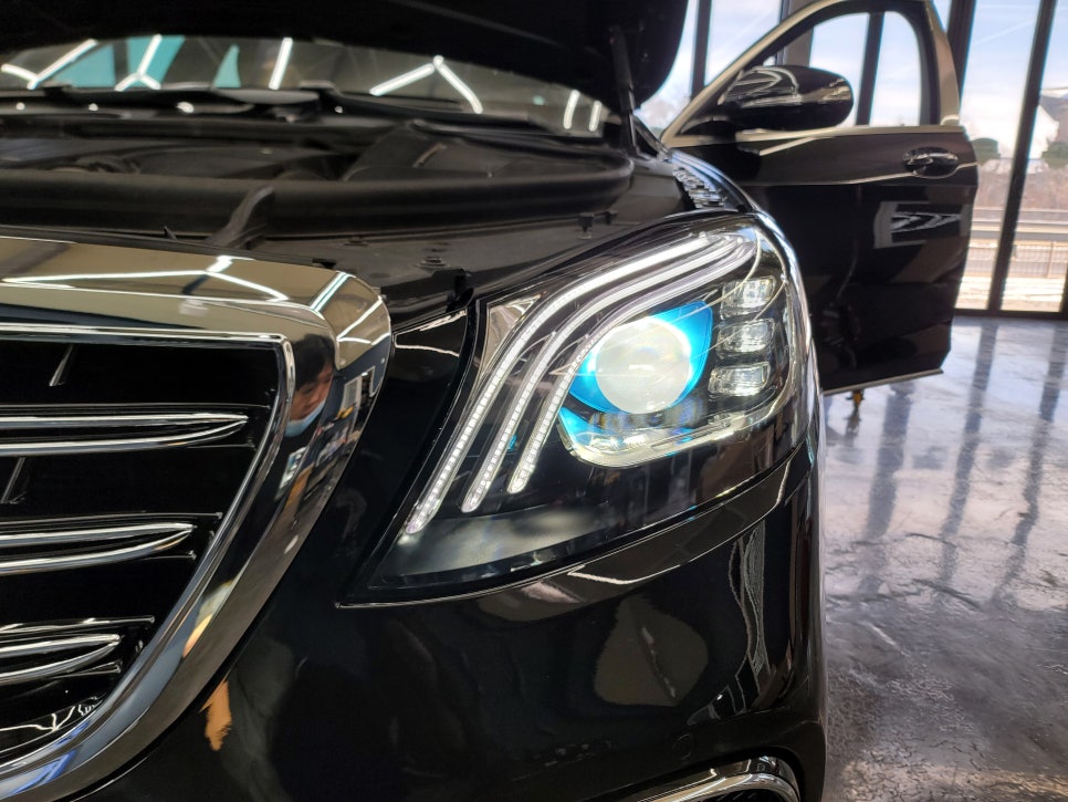 벤츠 W222 S500 전면 후기형 S65amg 컨버전 - 신형 65amg라이트 & 65amg 그릴 시공