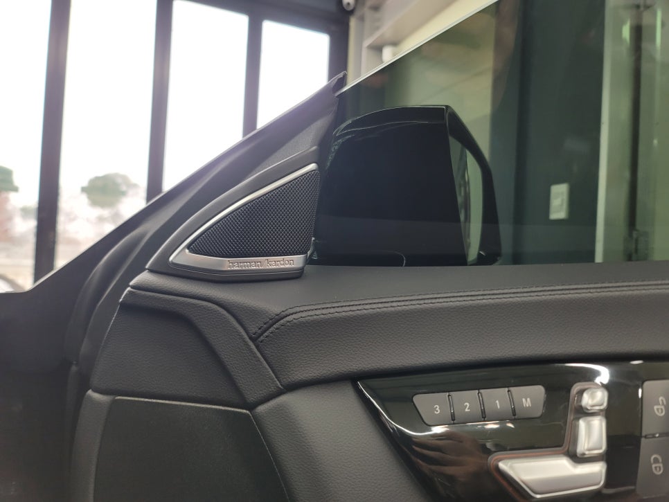 광주벤츠레트로핏 > 벤츠 cls63amg - 모래시계트위터 '뱅 앤 올룹스'