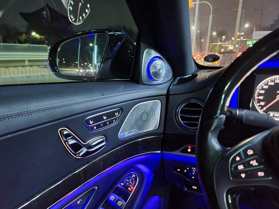벤츠 S350d - 3D부메스터 & 7색 엠비언트 / m2c 200a 플러스