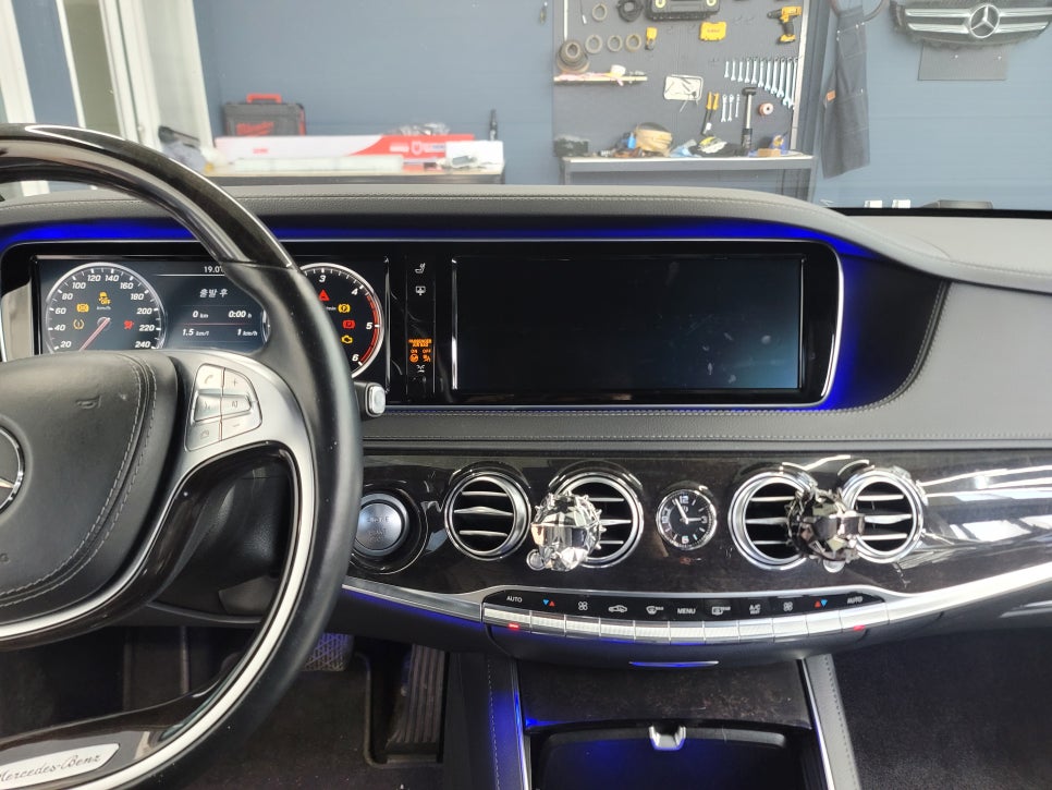 벤츠 S350d - 3D부메스터 & 7색 엠비언트 / m2c 200a 플러스