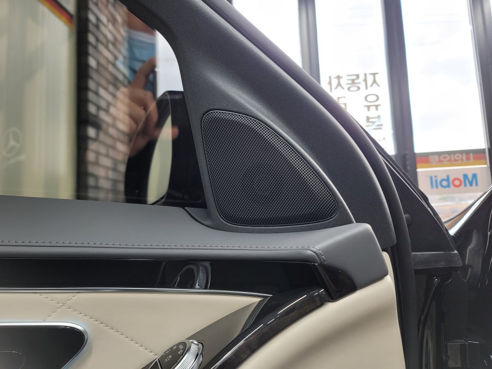 벤츠 W223 S580 - 벤츠 순정 4D 부메스터