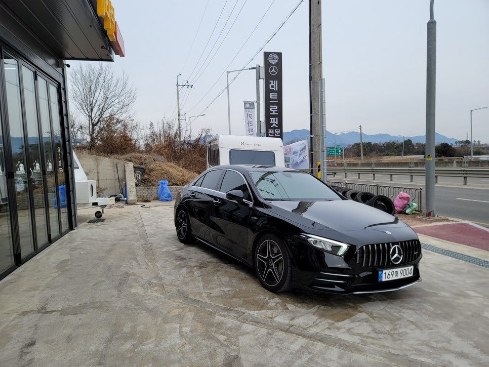 벤츠 A35amg - 세로그릴 교체 및 AMG 로고 추가
