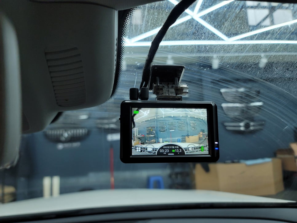 벤츠 E220d- 파인뷰 LX5000 & 에코파워팩S12