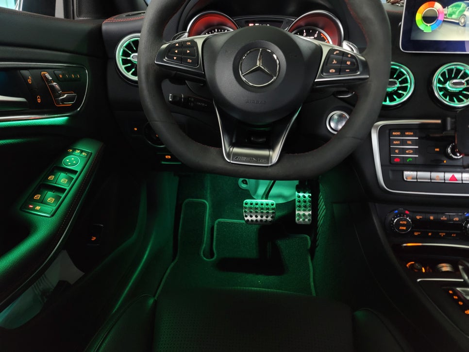 벤츠 CLA45amg - 순정 연동 엠비언트 FULL SET