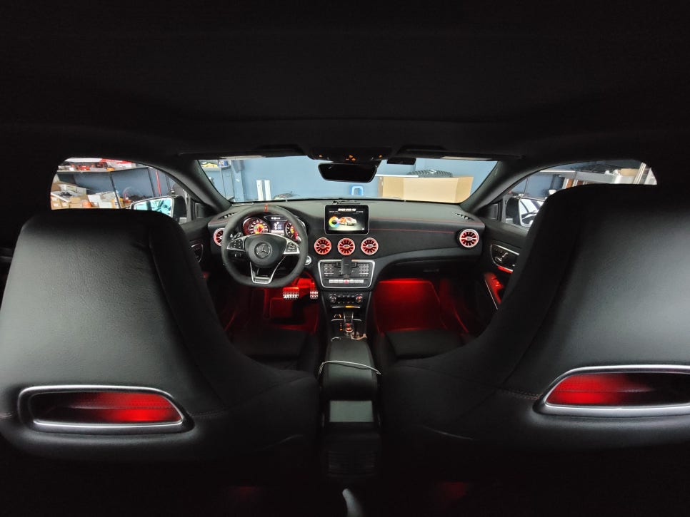 벤츠 CLA45amg - 순정 연동 엠비언트 FULL SET