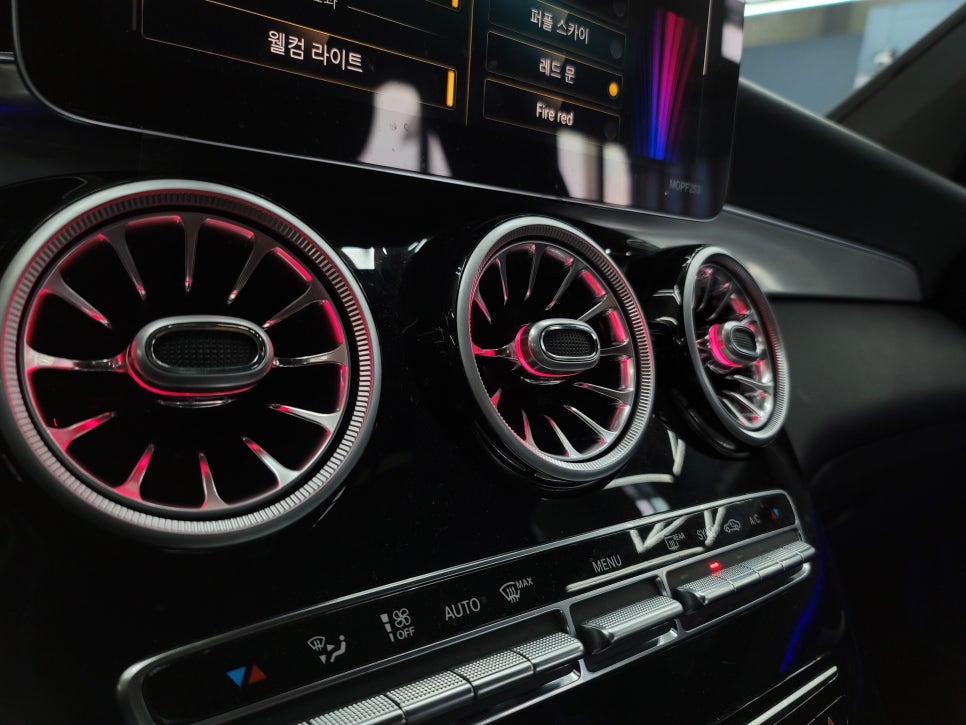 벤츠 GLC200d 쿠페 - 세로그릴, 송풍구엠비언트, 벤츠 순정64색 엠비언트, AMG월계수도어 스팟