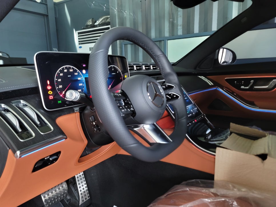 벤츠 w223 S400d - 신차출고, 액티브엠비언트 & 4D 부메스터