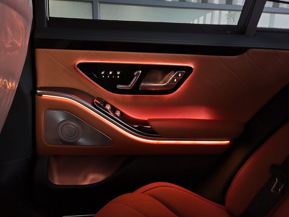 벤츠 w223 S400d - 신차출고, 액티브엠비언트 & 4D 부메스터