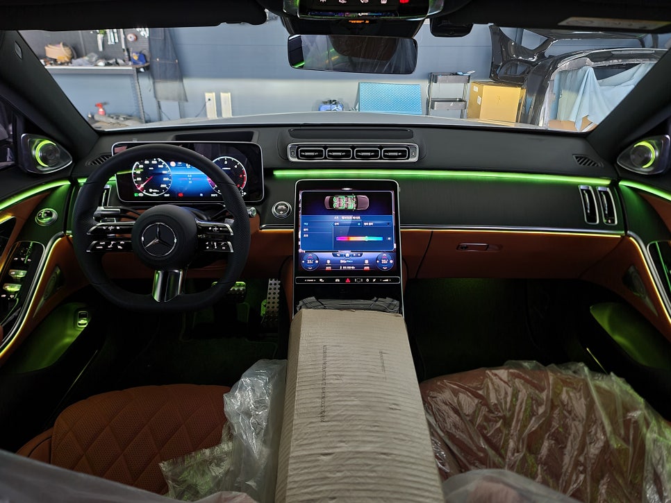 벤츠 w223 S400d - 신차출고, 액티브엠비언트 & 4D 부메스터