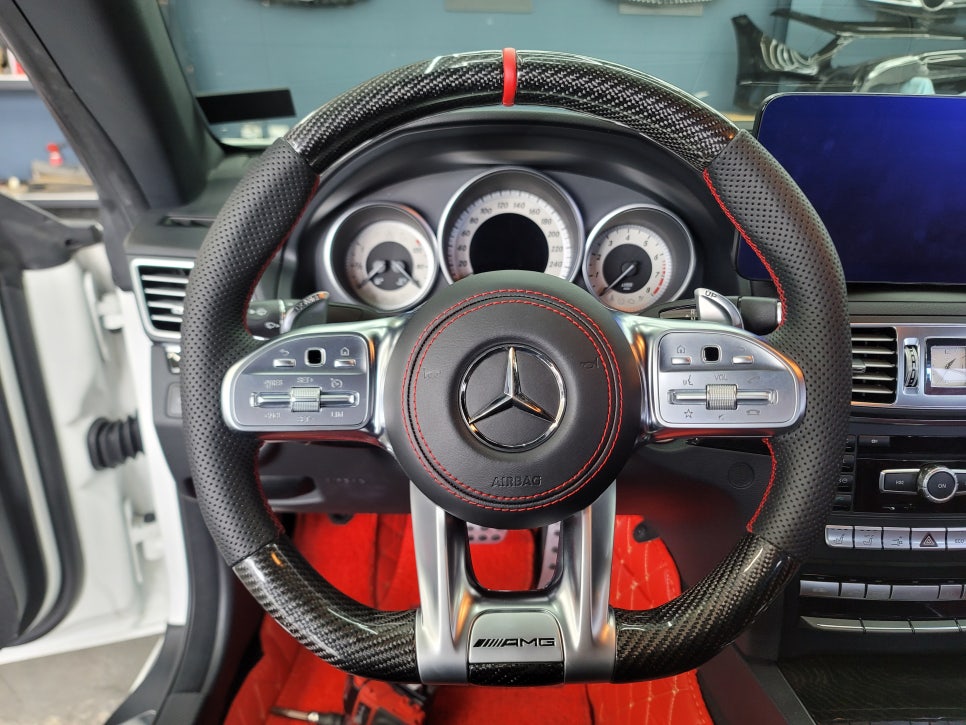 벤츠 E450 카브리올레 - 레드스티치 AMG 커스텀 카본핸들
