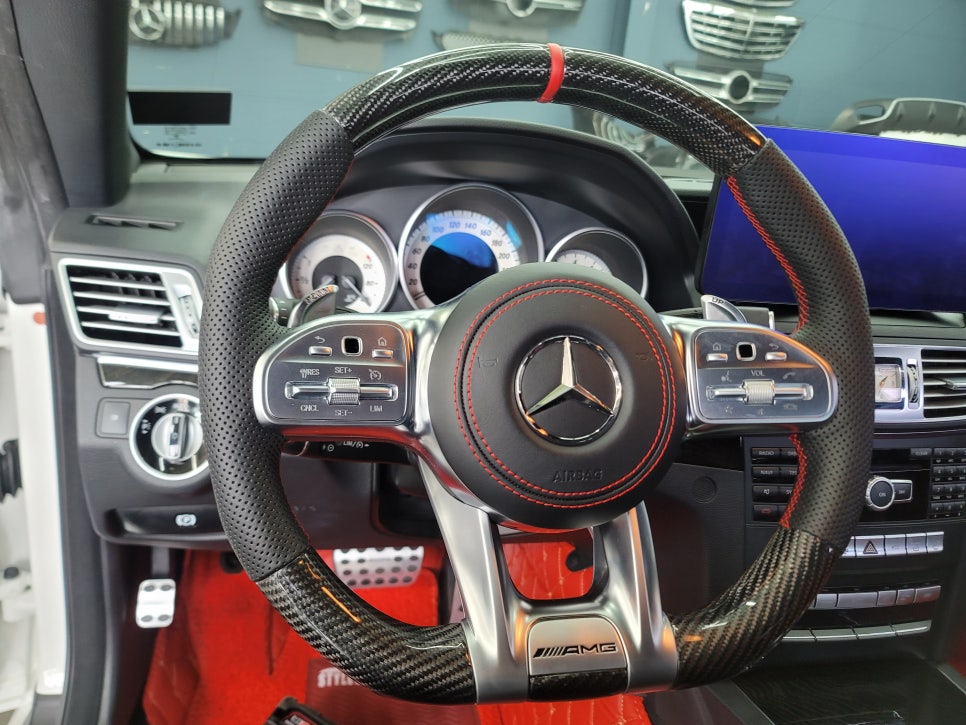 벤츠 E450 카브리올레 - 레드스티치 AMG 커스텀 카본핸들