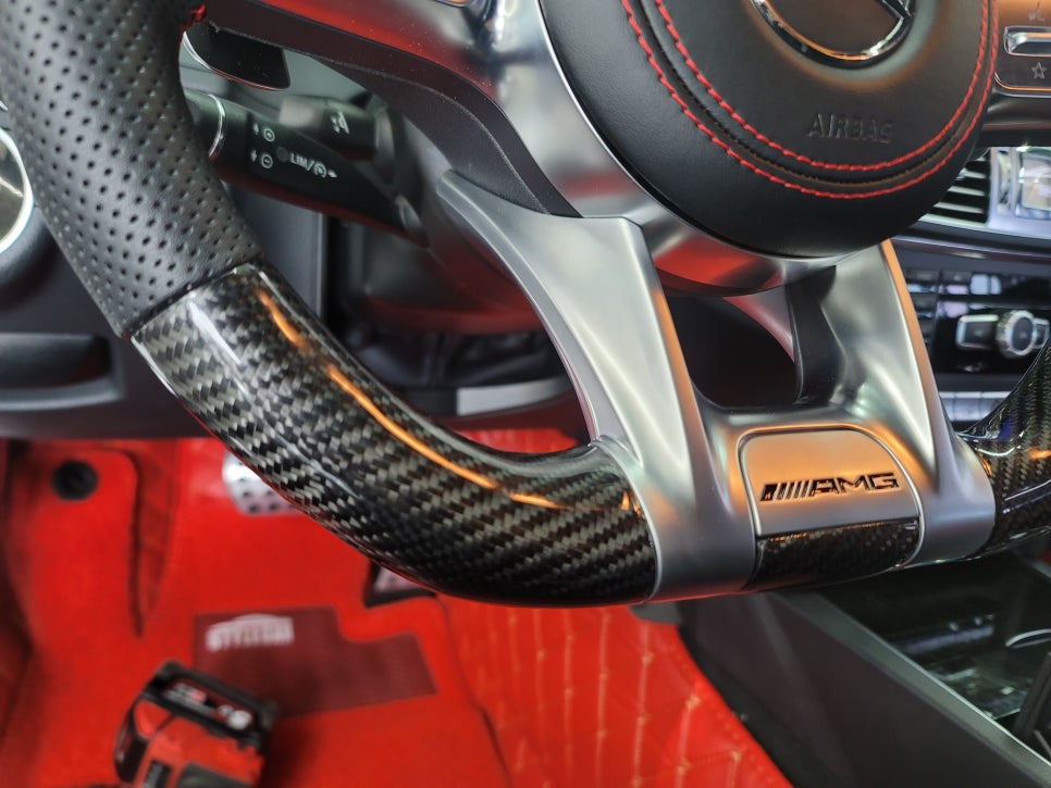 벤츠 E450 카브리올레 - 레드스티치 AMG 커스텀 카본핸들