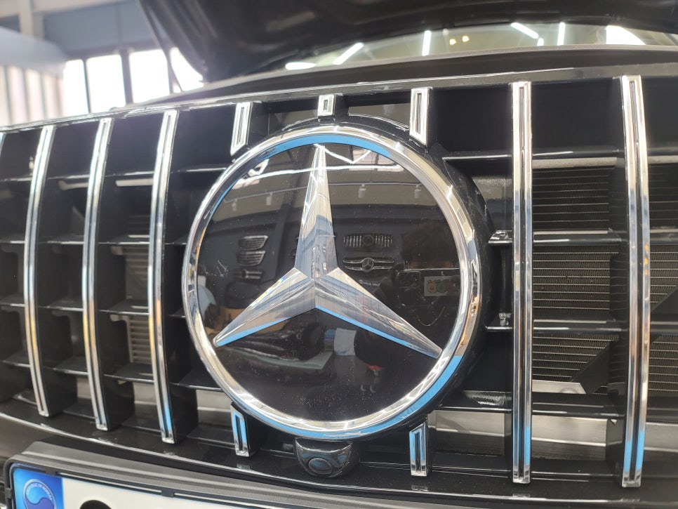 벤츠 GLC300e - 세로그릴로 스포티함 더하기 +