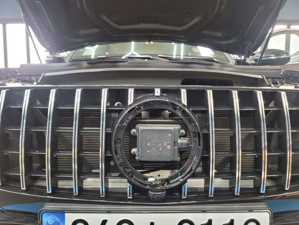 벤츠 GLC300e - 세로그릴로 스포티함 더하기 +
