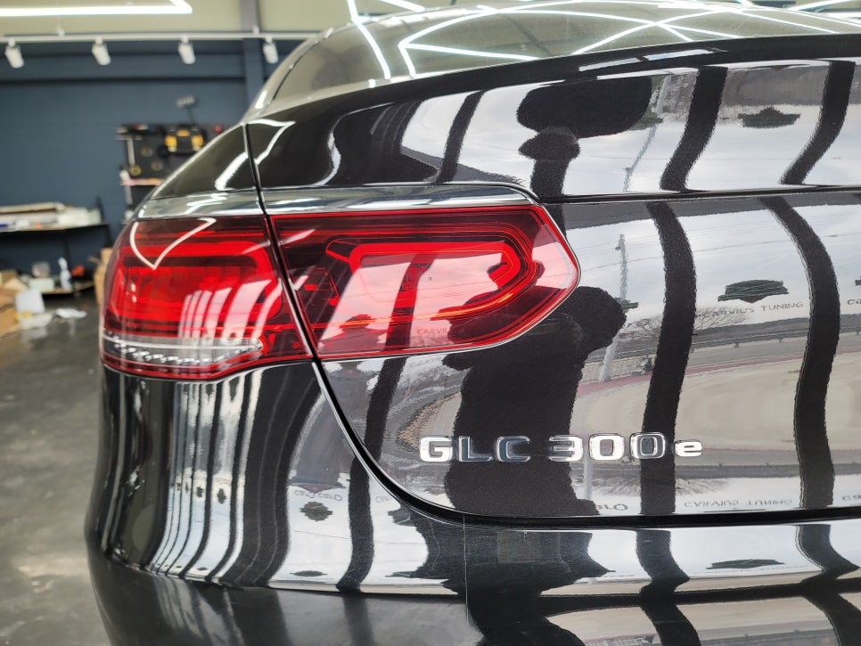 벤츠 GLC300e - 세로그릴로 스포티함 더하기 +