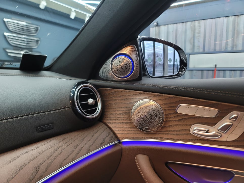 벤츠E220d - 하이클라스 3D부메스터