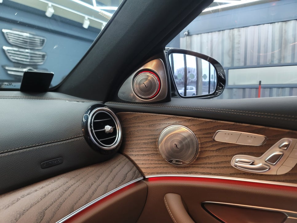 벤츠E220d - 하이클라스 3D부메스터